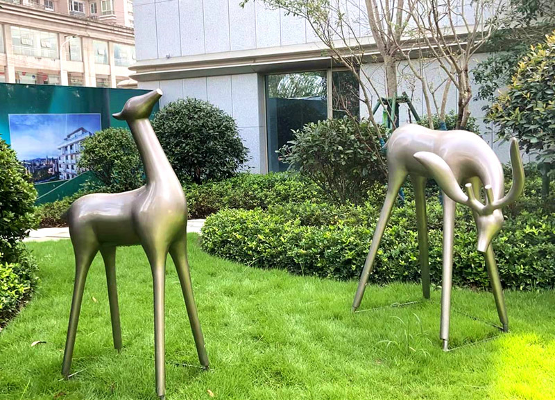 《不銹鋼景觀鹿雕塑》